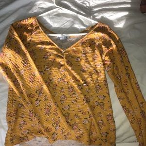 long sleeve yellow Hollister shirt